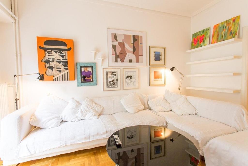 A Cozy Apt In Kolonaki Of Афины Экстерьер фото